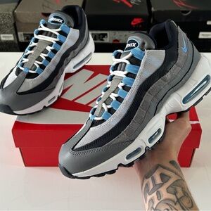 NIB NIKE Air Max 95 Cool Grey University Blue Dark Obsidian Men's size 11.5